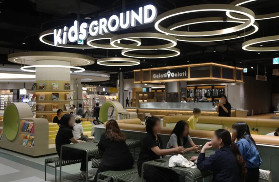 이마트가 일산 킨텍스점을 업그레이드 한 ‘스타필드 마켓’을 새로 열었다. 사진은 스타필드 마켓 일산점에 새로 선보인 키즈 그라운드 (사진제공=이마트)
