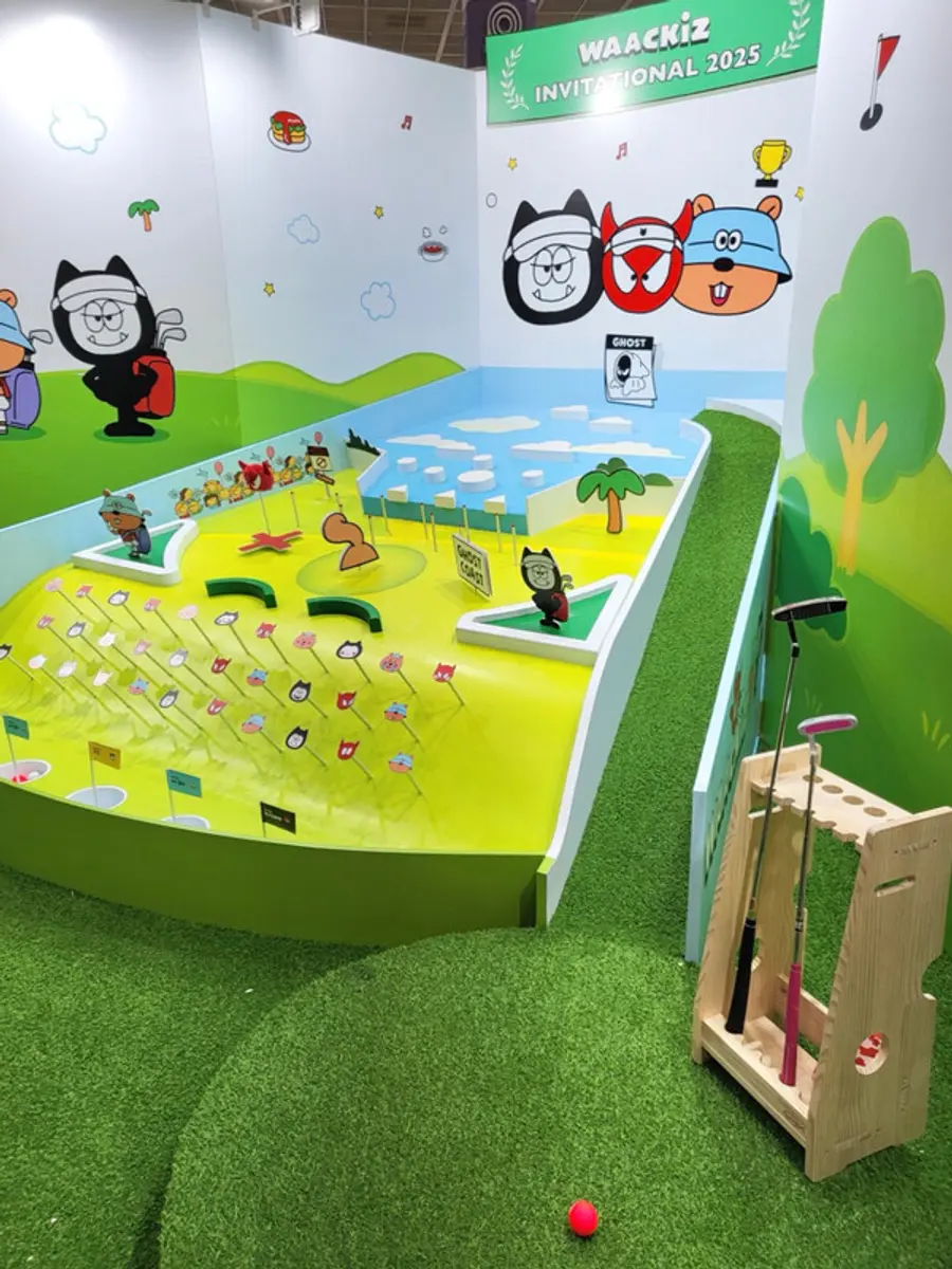  '캐릭터 라이선싱페어 2025'에 전시된 와키즈 퍼팅 챌린지 게임존 (사진제공=왁)