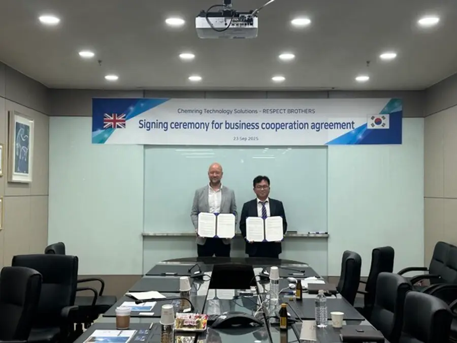 솔디펜스는 지난 23일 영국 캠링과 기술이전, 공동개발, 공동연구, 소모품 및 제품등의 위탁생산에 대한 MOU를 체결했다. 