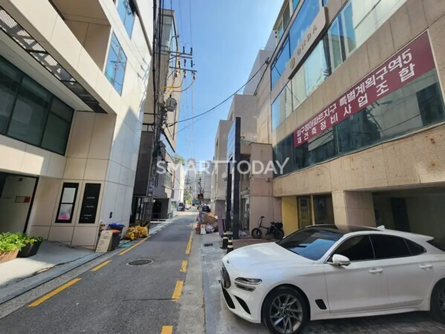 압구정5구역 조합 사무실 인근의 거리. 출처=김종현 기자