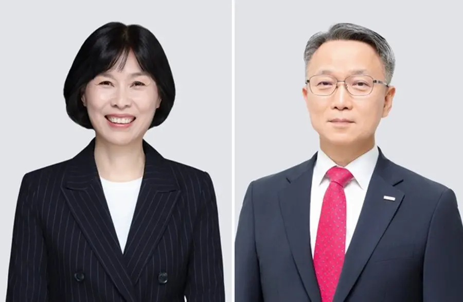 최은주 삼성금거래소 부사장(왼쪽)과 이춘원 대한전선 전무 (제공=호반그룹)