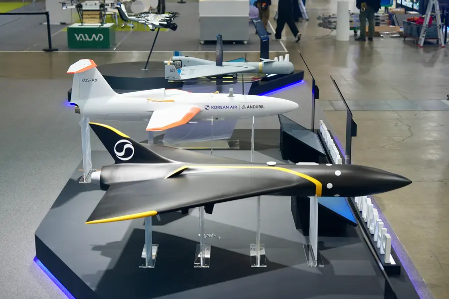대한항공이 개발 중인 AI 소형 다목적무인기, 피지컬 AI 아음속무인기, 소형 타격무인기. (아래부터) 대한항공 제공