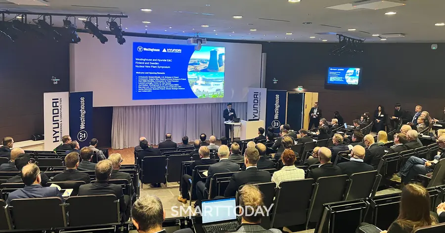 핀란드 헬싱키의 비즈니스 핀란드 본사에서 개최된 ‘핀란드·스웨덴 신규 원전 건설 심포지엄’서 현대건설 이한우 대표이사가 개회사를 하고 있다. (사진=현대건설)