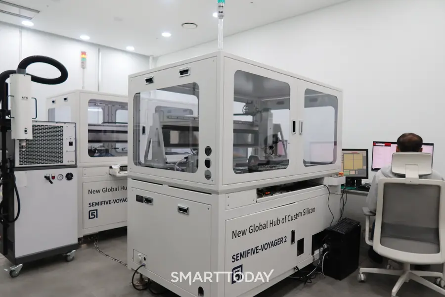 세미파이브 반도체 칩 테스트 장비.