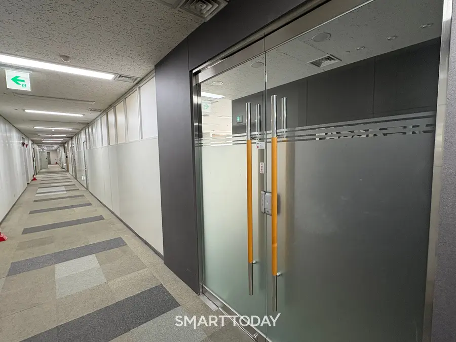 세미파이브가 추가로 임차 계약한 신규 사무실. 현재 공실이다.