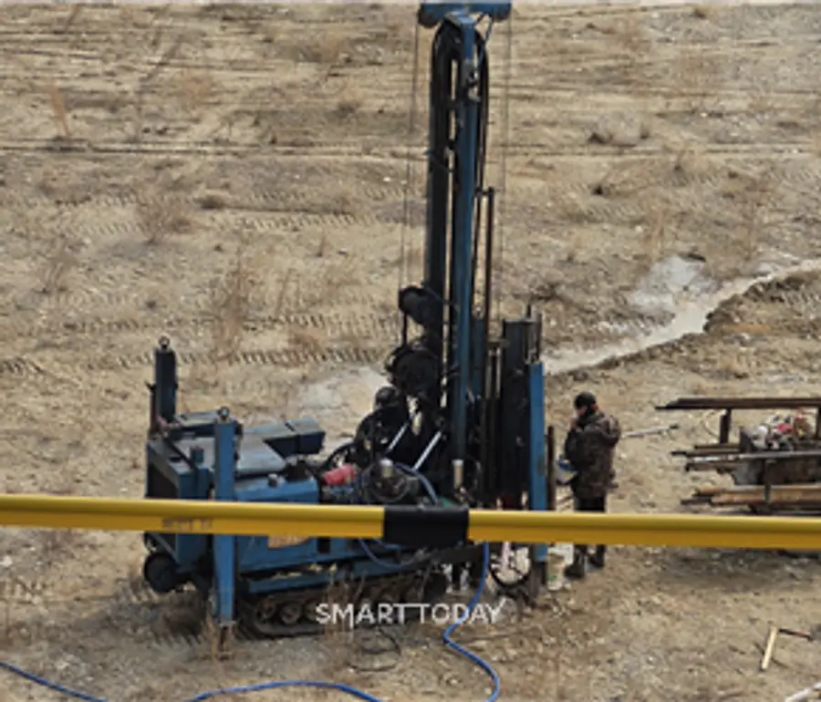 지난 11일 서울 세운4구역 매장유산 발굴현장에서 진행되고 있는 시추 모습 (사진=국가유산청)