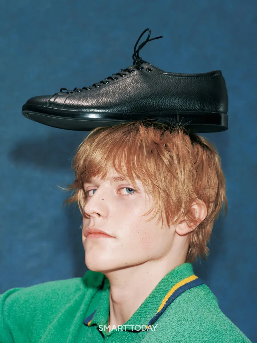 트래디셔널 캐주얼 브랜드 헨리코튼으 킨치와 협업을 통해 스키커즈와 티롤리안 슈즈를 신규 출시했다. (사진=코오롱 FnC)