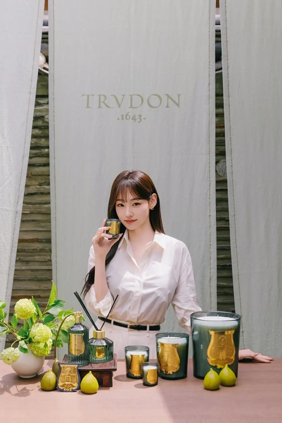 트루동 팝업에 모습을 드러낸 배우 강미나