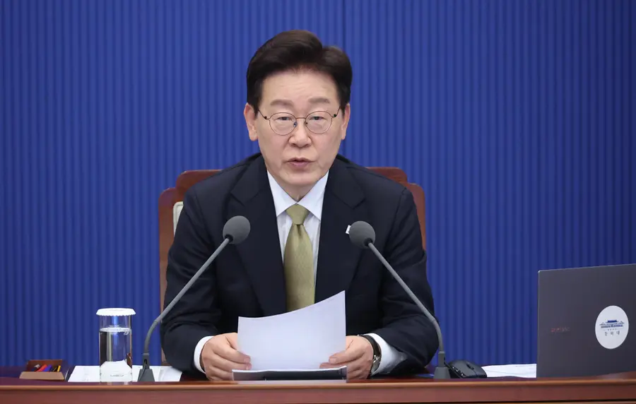 이재명 대통령이 5월 14일 청와대에서 열린 수석보좌관회의에서 발언하는 모습. 연합뉴스
