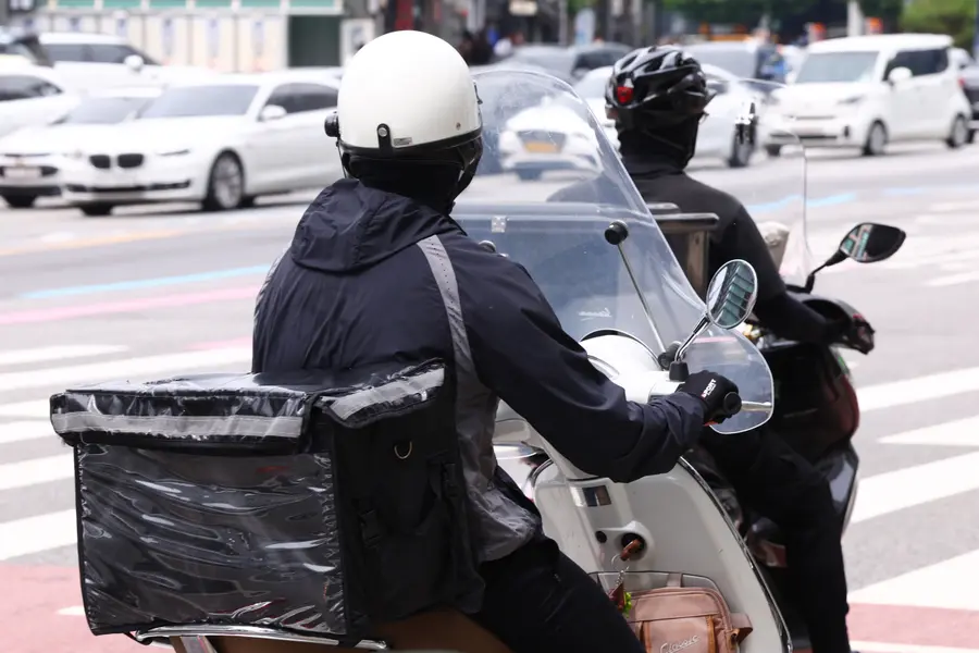 서울 도로를 누비는 배달 라이더 모습. (사진=연합뉴스)