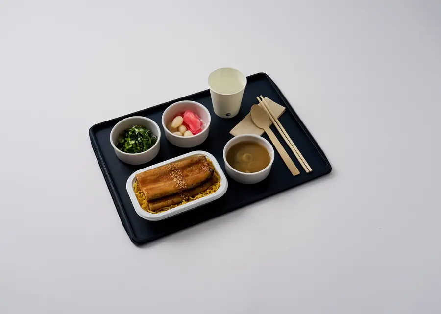파라타항공 통장어조림 덮밥. 파라타항공 제공