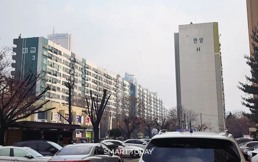 (왼쪽부터) 여의도 대교·한양아파트. 출처=김종현 기자