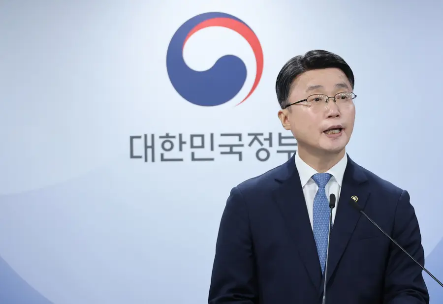 류제명 과학기술정보통신부 2차관이 18일 서울 종로구 정부서울청사에서 독자 AI파운데이션모델 프로젝트 2차 단계평가 결과 브리핑을 하고 있다. 연합뉴스