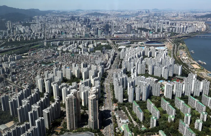 서울 송파구 롯데월드타워 서울스카이에서 바라본 서울 도심 주택 단지 모습. 연합뉴스.