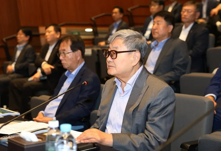 김준기 DB그룹 창업회장(오른쪽). 사진 DB그룹